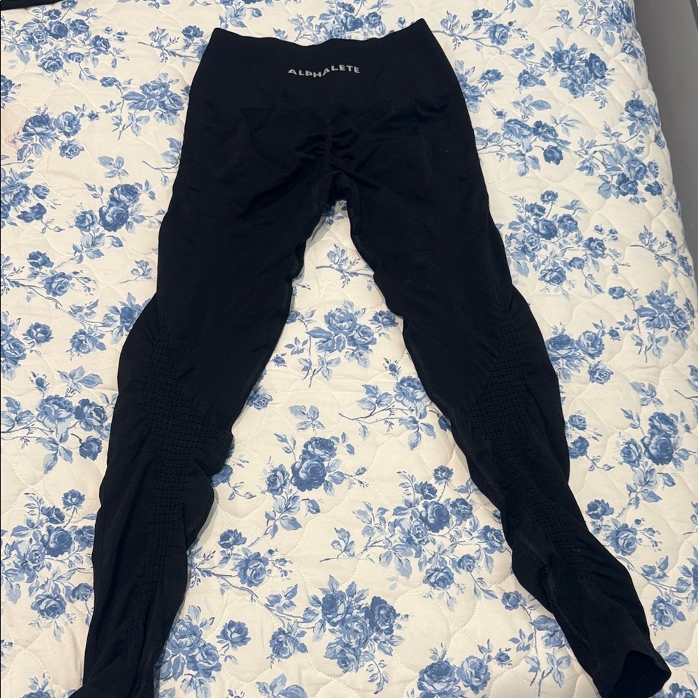 Alphalete Dark Leggings